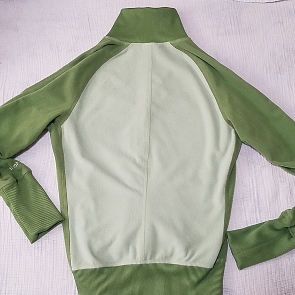 Moving Sale! North face S/P zip up fleece - Picture 4 of 4